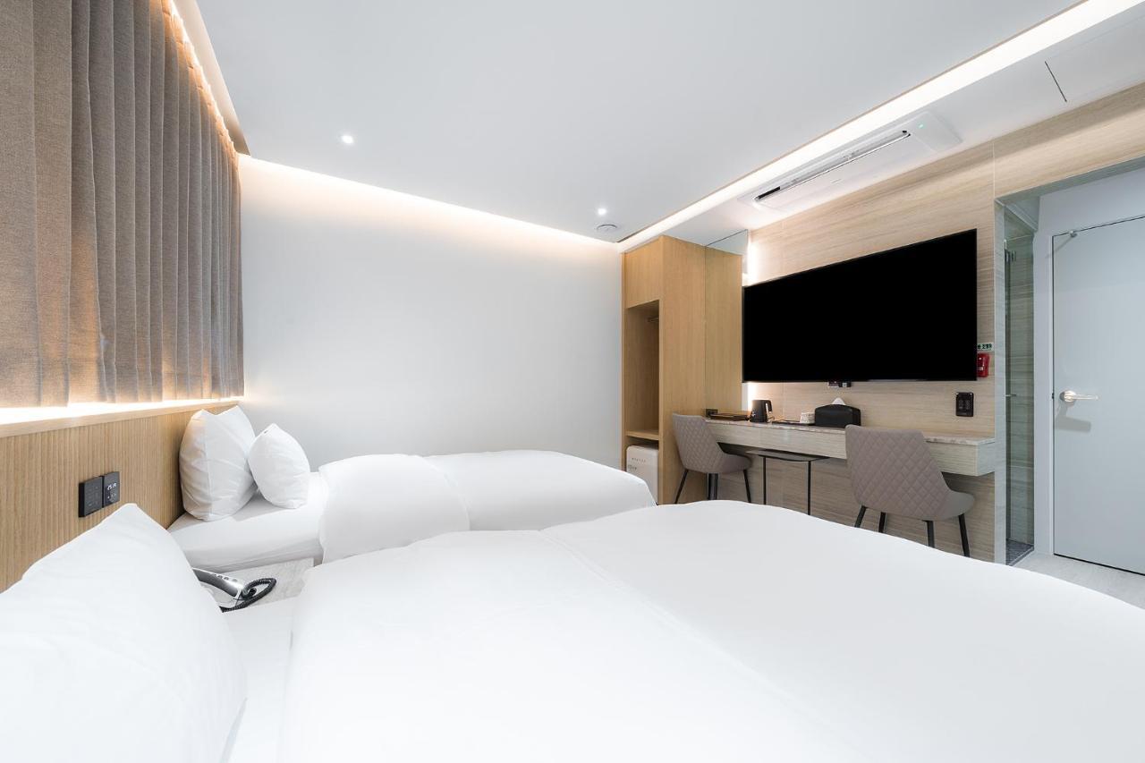 Brown Dot Hotel Pyeonghwa Plaza Mokpo Exterior photo