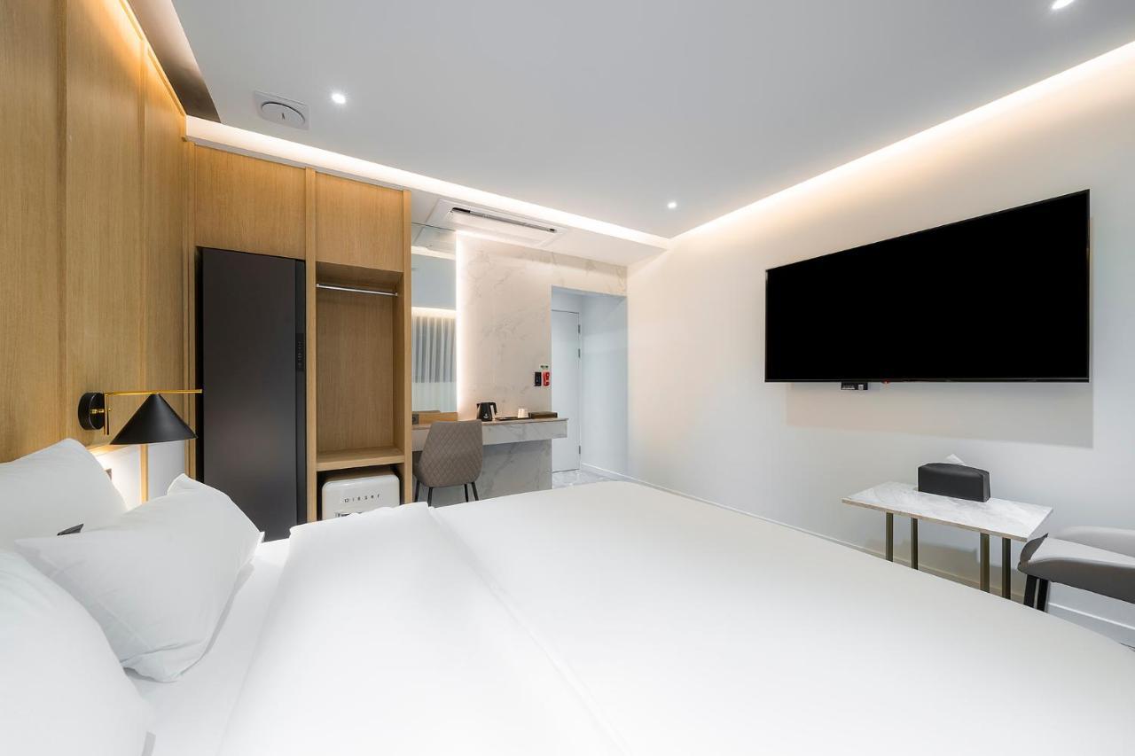 Brown Dot Hotel Pyeonghwa Plaza Mokpo Exterior photo