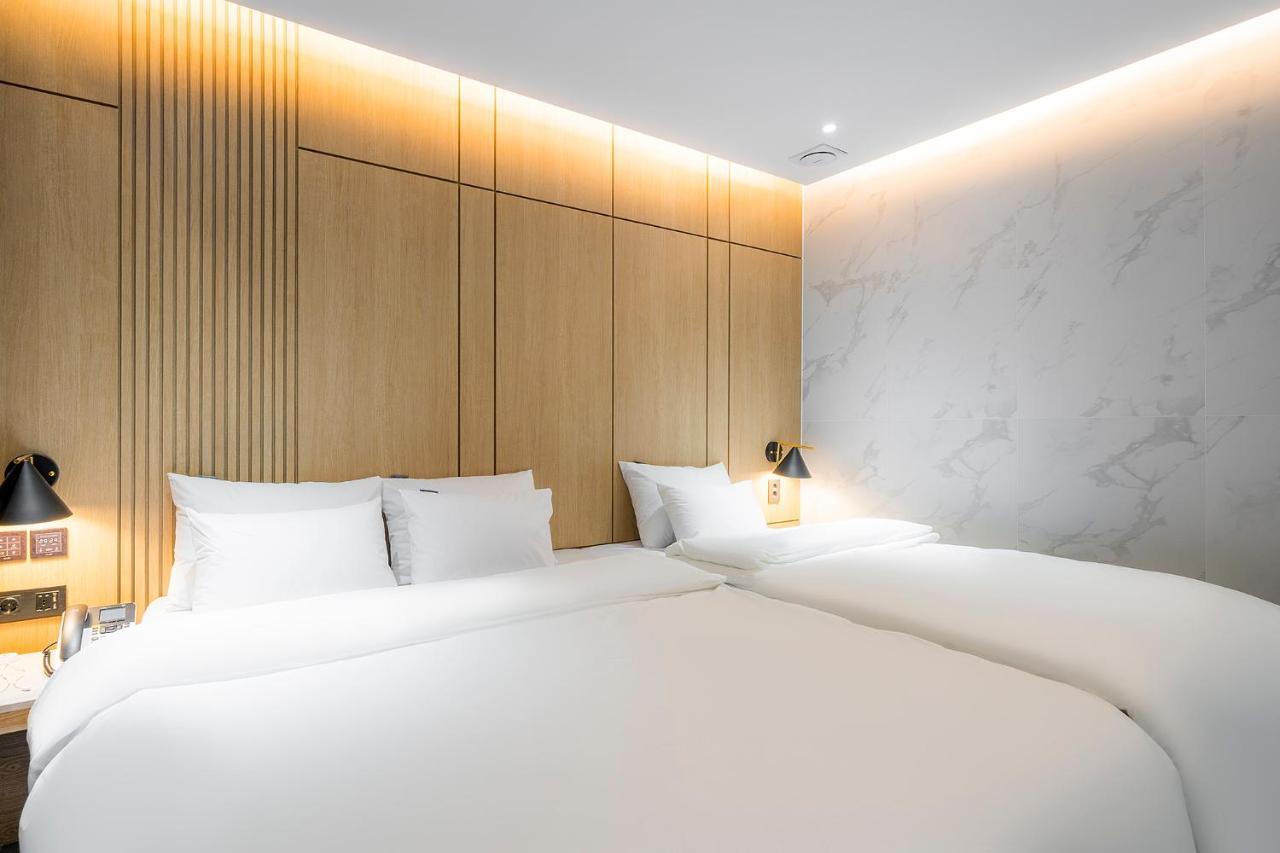 Brown Dot Hotel Pyeonghwa Plaza Mokpo Exterior photo