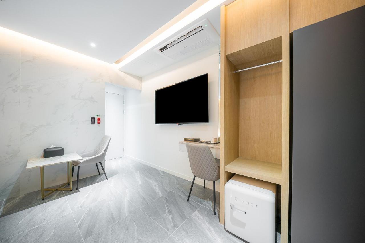 Brown Dot Hotel Pyeonghwa Plaza Mokpo Exterior photo